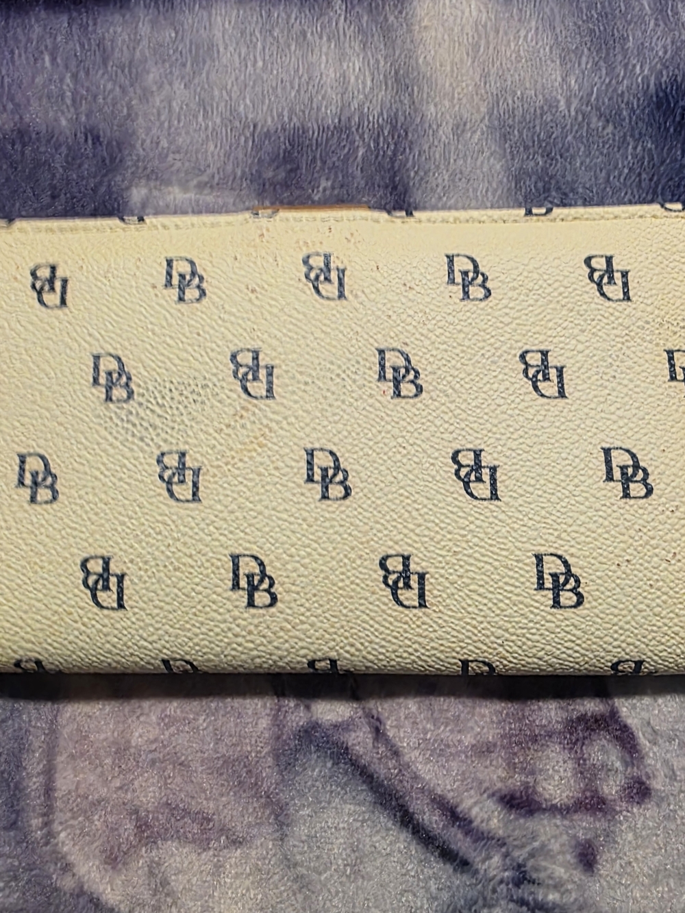 Dooney & Bourke Cream Logo Tote with Matching Wallet, Wristlet and Cardholder - Picture 8 of 13